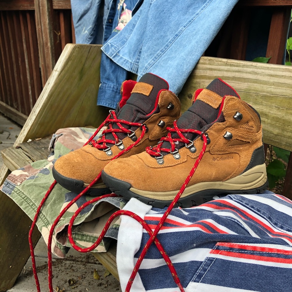 Columbia Newton Ridge Hiking Boots